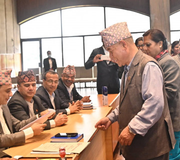उपसभामुखमा पुष्पा भुसालकाे उम्मेदवारी दर्ता